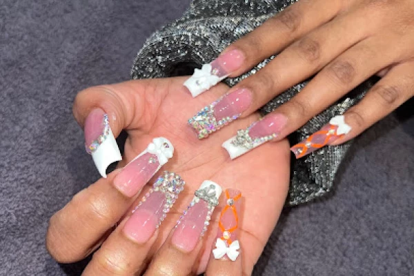 Happy Nails Brows & Lashes Bar